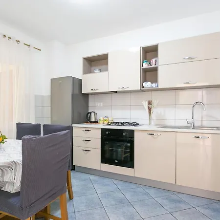 Apartament With Parking Space - 22101 Split