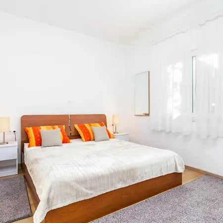 With Parking Space - 22101 Apartment Split