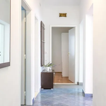 With Parking Space - 22101 Apartment Split